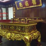 Mẫu bàn thờ nhị cấp gỗ dổi chạm rồng hóa mai- sơn son thếp vàng đẹp