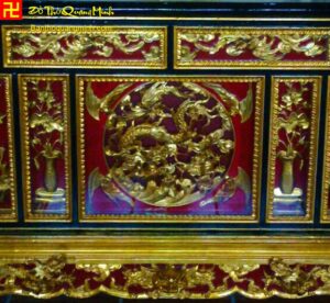 Ô tranh trung tâm bàn thờ chạm Tứ Linh đẹp