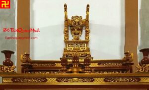 Mẫu ngai thờ cùng bộ đài nến và tam sơn đẹp - ý nghĩa