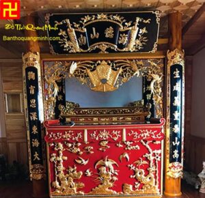 Bàn thờ chấp tải cổ cùng bộ hoành phi câu đối máng nền đen đẹp ( hoanh phi cau doi dep nhat )