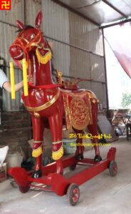 Mẫu ngựa thờ đẹp sơn son thếp vàng, thếp bạc phủ hoành kim