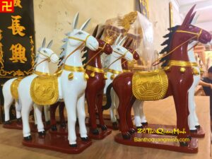 Mẫu ngựa thờ để bàn đẹp