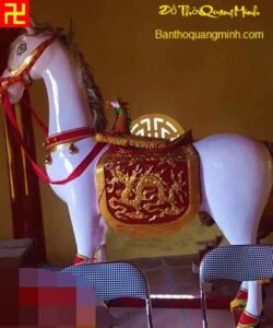 Mẫu ông ngựa thờ bằng gỗ mít chạm Song Long đẹp