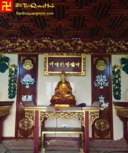 Mẫu bàn thờ phật tại chùa đẹp - tàu chuối lá sen gỗ