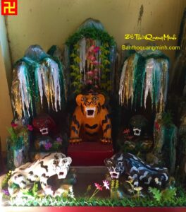 Mẫu động ngũ hổ bằng gỗ mít lõi thờ 5 vị tướng đẹp